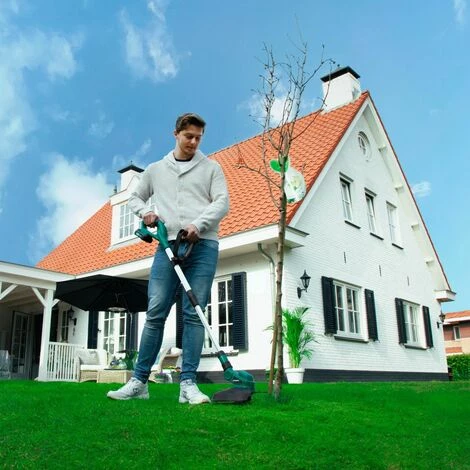 VONROC Débroussailleuse Sans Fil 20V -1 Batterie 2.0Ah Et Chargeur - 25cm Diamètre De Coupe - Tête Et Lance Télescopique Inclinables - Double Tête De Fil Tap And Go 8m (2x4m) 5 VONROC Débroussailleuse Sans Fil 20V -1 Batterie 2.0Ah Et Chargeur - 25cm Diamètre De Coupe - Tête Et Lance Télescopique Inclinables - Double Tête De Fil Tap And Go 8m (2x4m) – Image 3