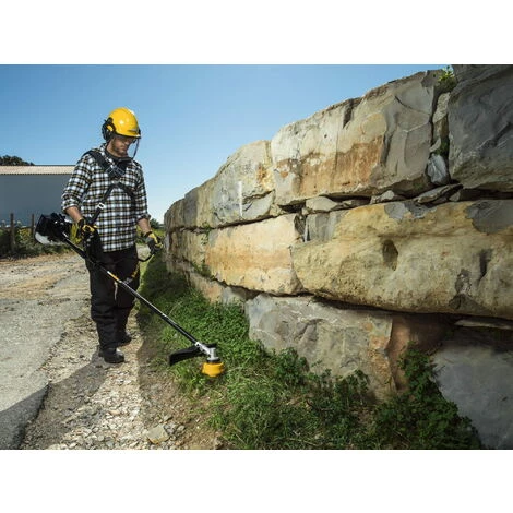 McCULLOCH Débrousailleuse Thermique B33B - 33cm3 / 900W / Carter Combiné Tête Fil + Lame Herbe / Guidon Double (967057401) 6 McCULLOCH Débrousailleuse Thermique B33B - 33cm3 / 900W / Carter Combiné Tête Fil + Lame Herbe / Guidon Double (967057401) – Image 4